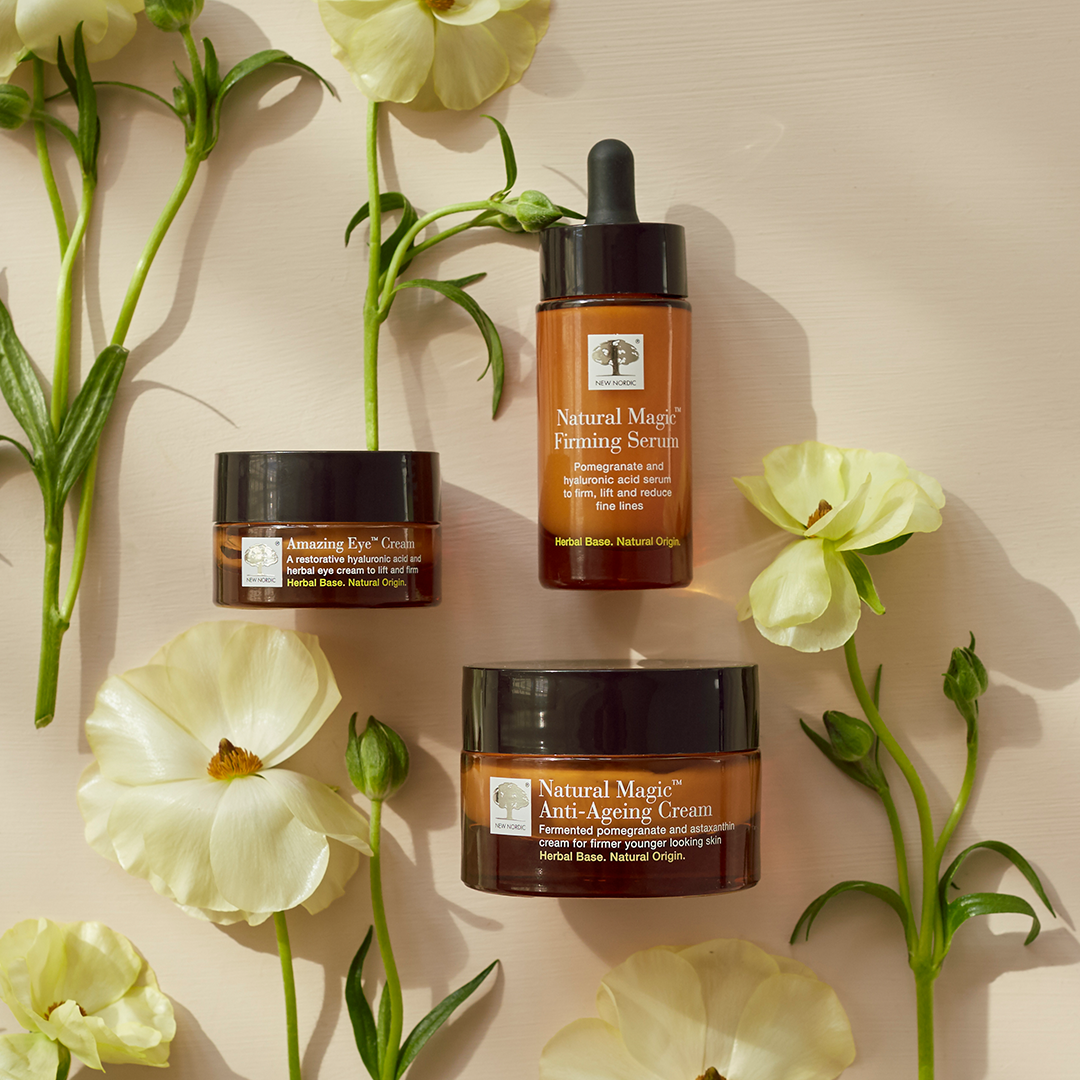 IG_NaturalMagicAmazingEyeCream_FirmingSerum_AntiAgeingCream_WhiteFlowers_JBP0007_NewNordic_15_apr_25_34457_J_INT_1.