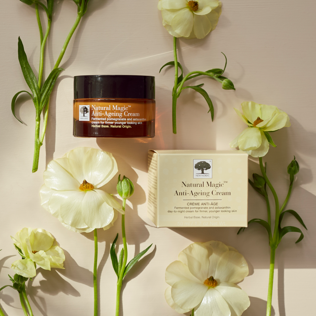 IG_NaturalMagicAntiAgeingCream_WhiteFlowers_JBP0007_NewNordic_15_apr_25_34390_J_INT_1.